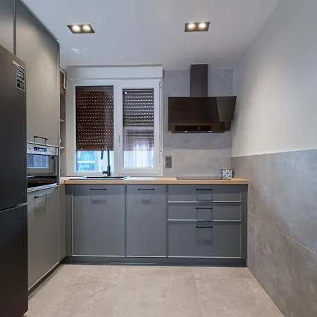 Vivienda Turistica De Diseno Elegante Apartman *